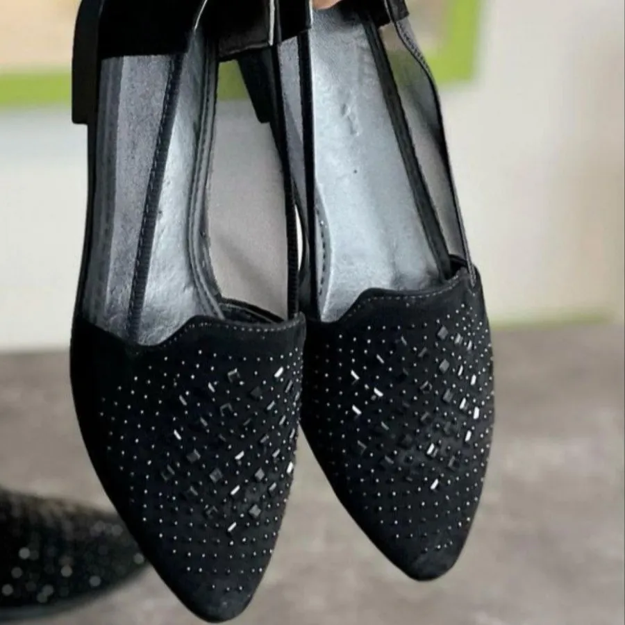 کالج/ بابت نگینی ترنج