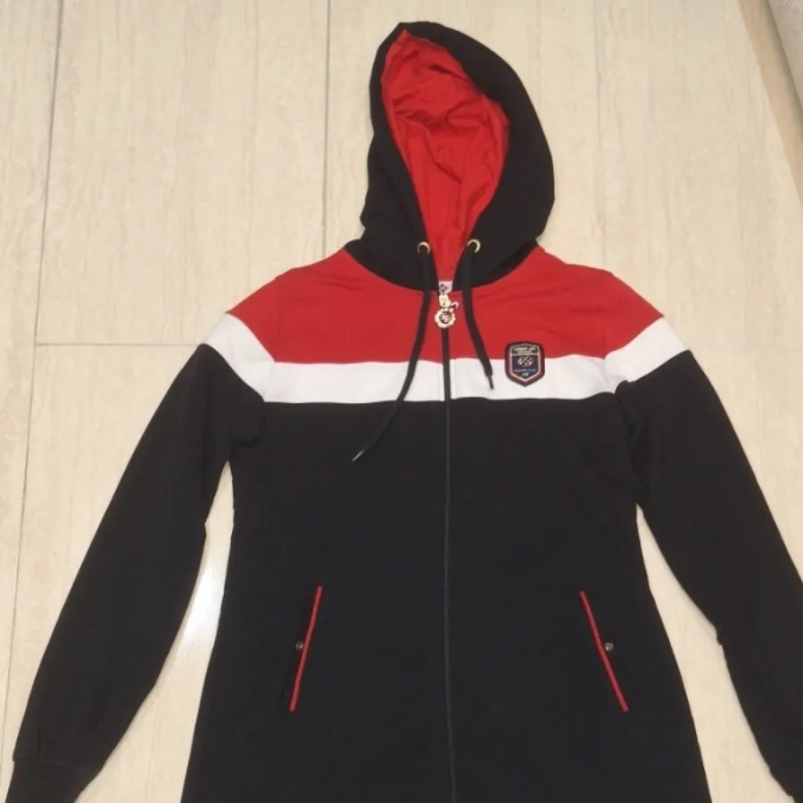 مانتوورزشی تامی