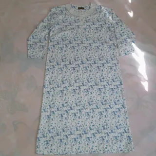 پیراهن گلدار زنانه