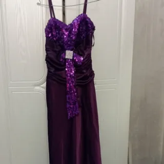 پیراهن دنباله دار