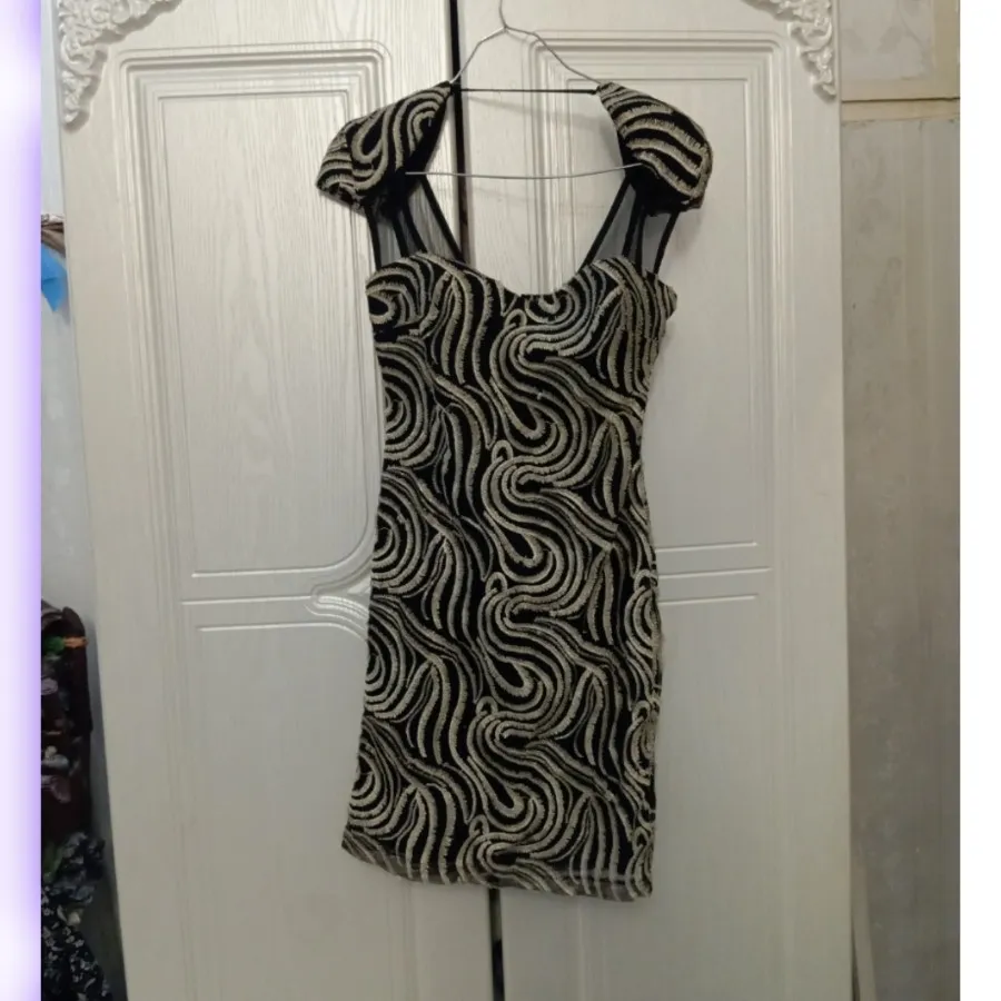 پیرهن کوتاه