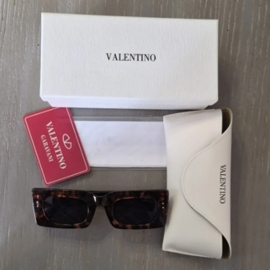 عینک valentino