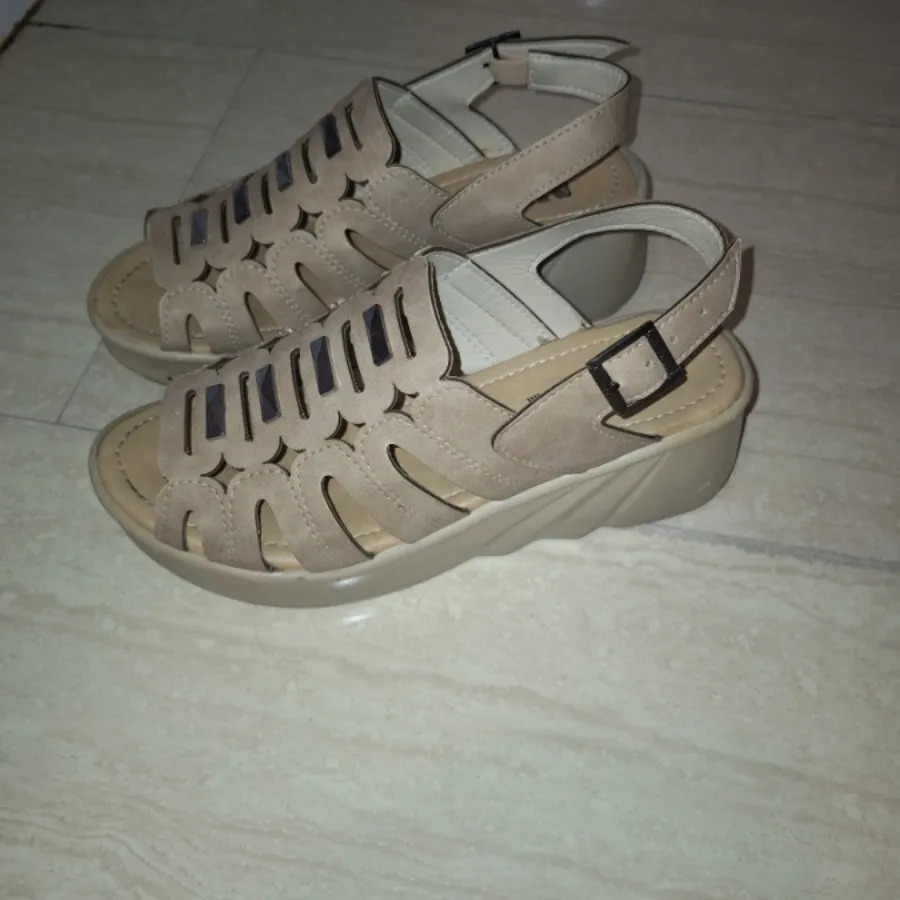 صندل کرم رنگ