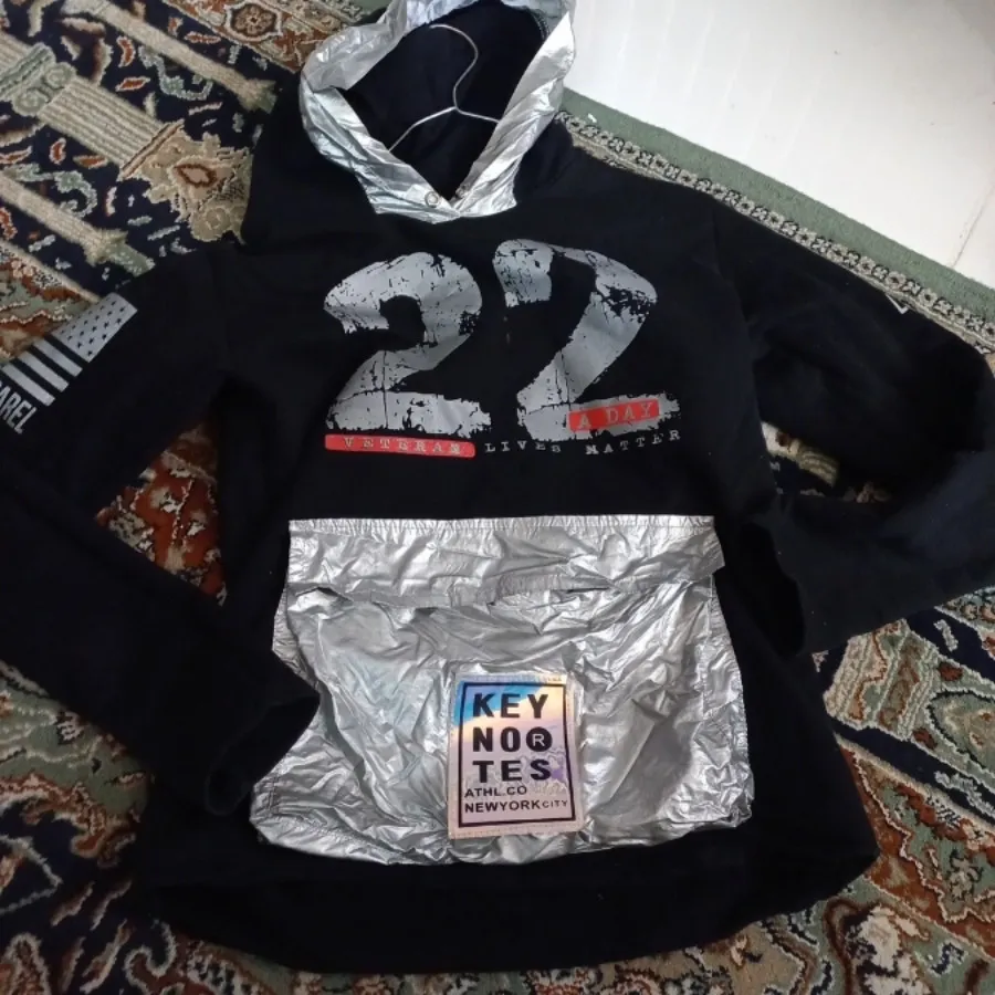 هودی کلاه دار