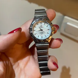 ساعت طرح امگا