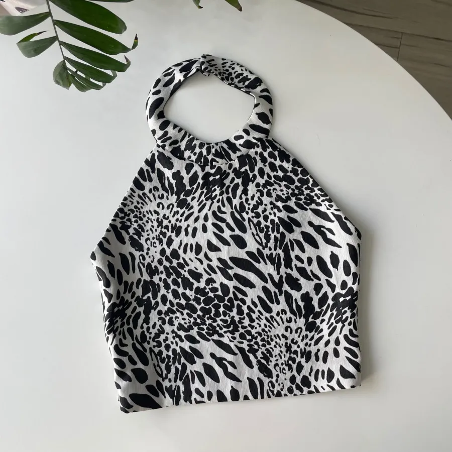 کراپ تاپ پشت گردنی