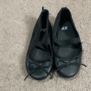 کفش اچ اند ام