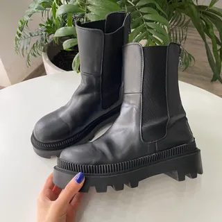 نیم بوت چرم