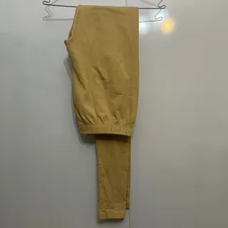 شلوار نخی نخودی رنگ