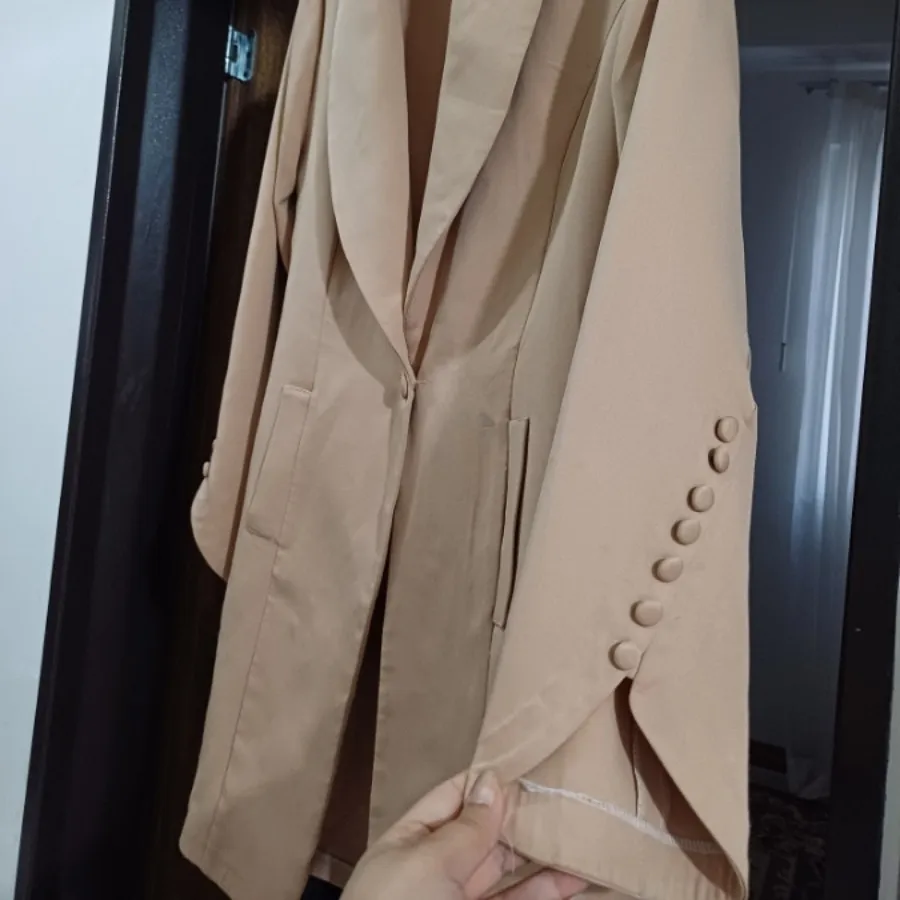 مانتو کتی کرم نووو