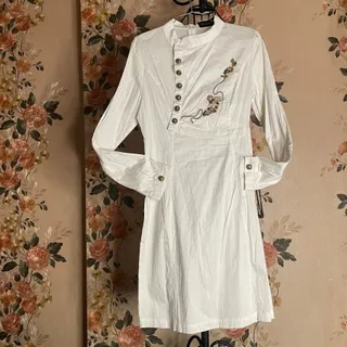 پیراهن سفید