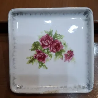 ظرف نایاب  گلسرخی