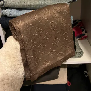 شال مجلسی برجسته