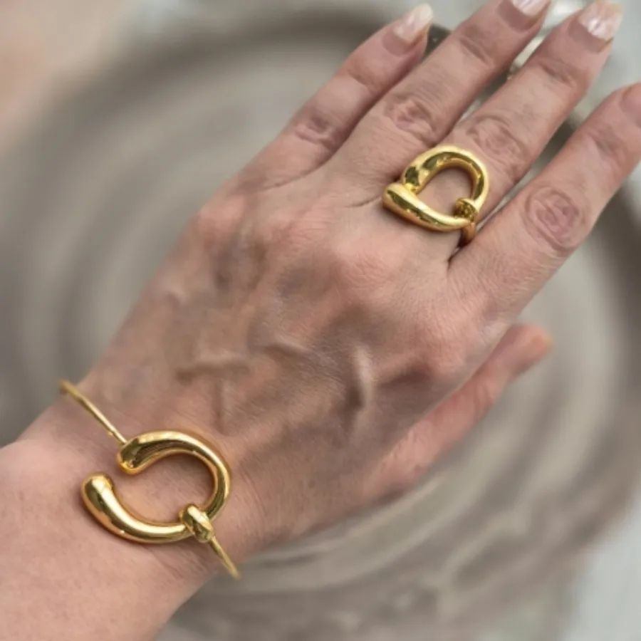 انگشتر و بنگل