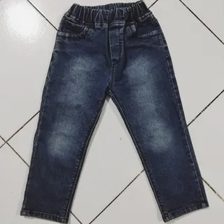 شلوار جین بچگانه