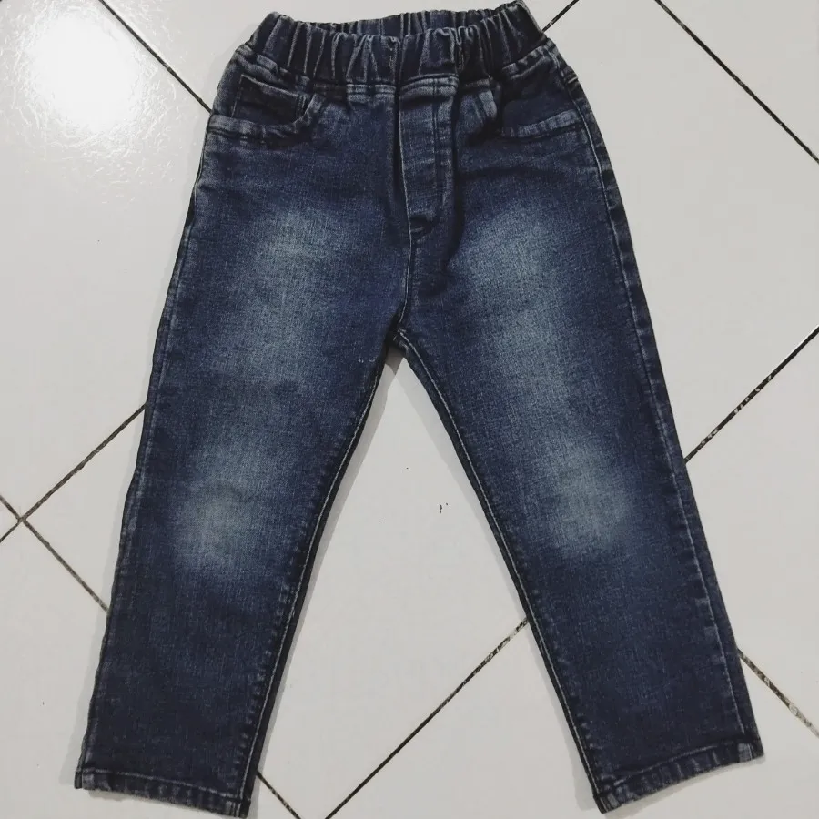 شلوار جین بچگانه