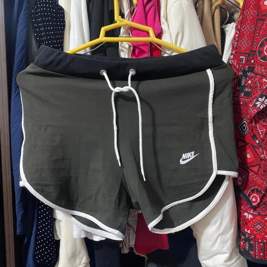 شلوارک ورزشی رایگان