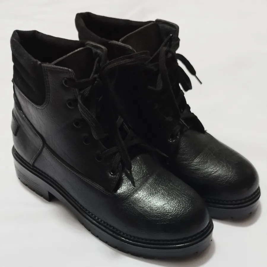 کفش نیم بوت