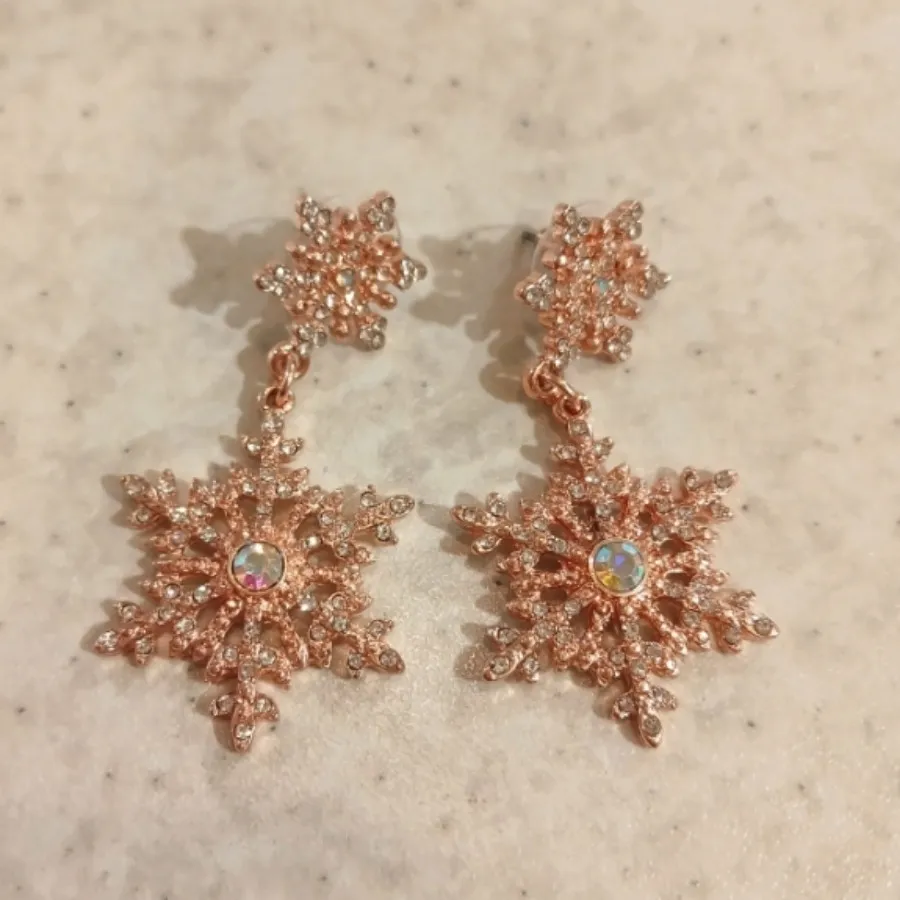 گوشواره میخی طرح دونه برف