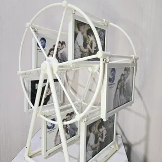 قاب عکس چرخ و فلکی چرخشی