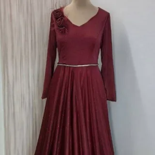 پیراهن مجلسی پوشیده