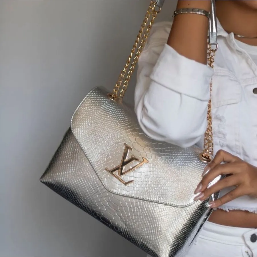 کیف ال وی نقره ای