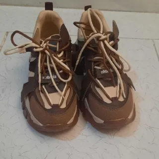 کفش اسپرت شکلاتی