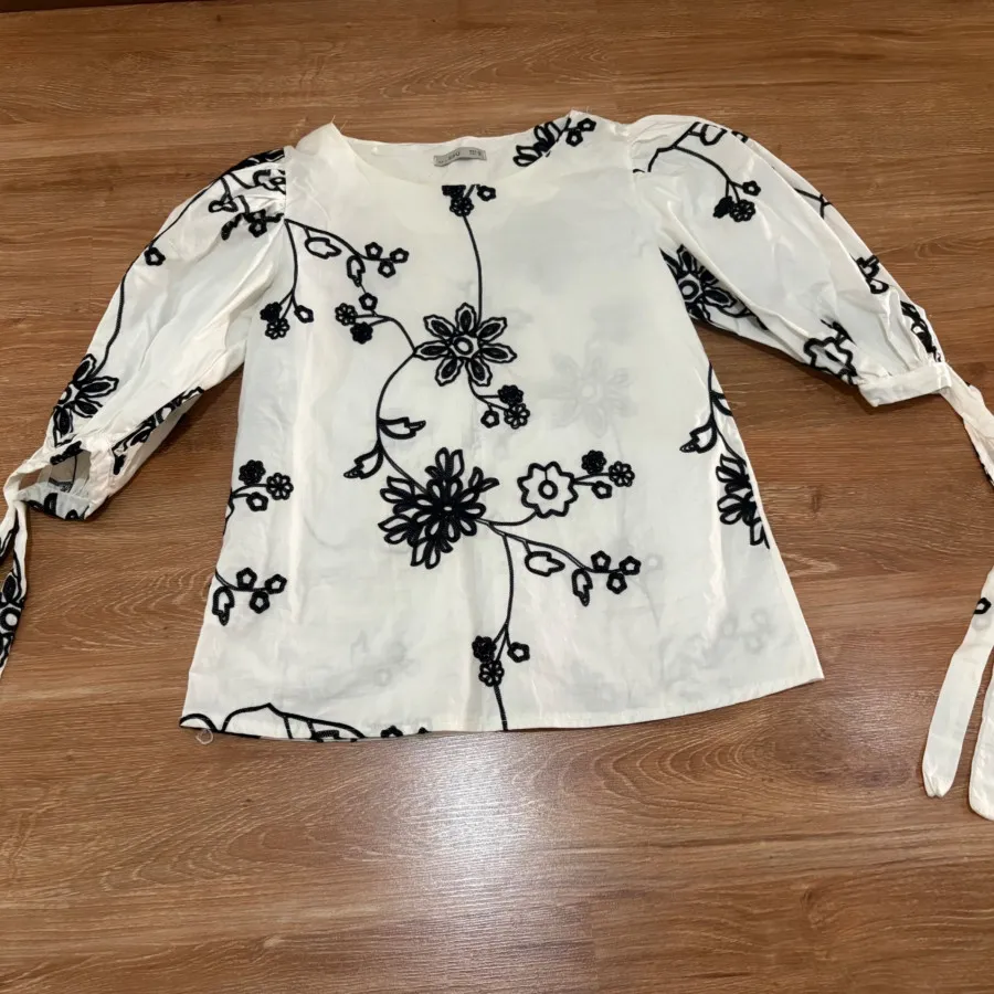 بلوز سفید خامه دوزی شده