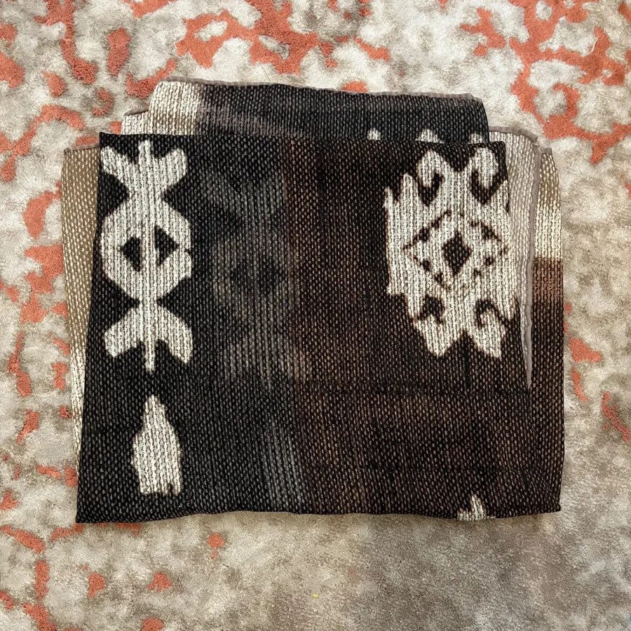 روسری دور دست دوز