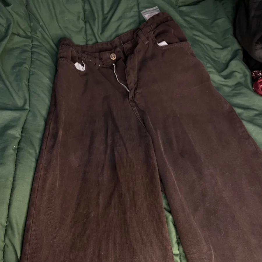 شلوار قهوه ای