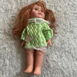 عروسک موزیکال و پسر