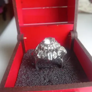 انگشتر برجسته زیبا