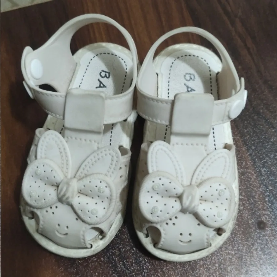 کفش بچگانه
