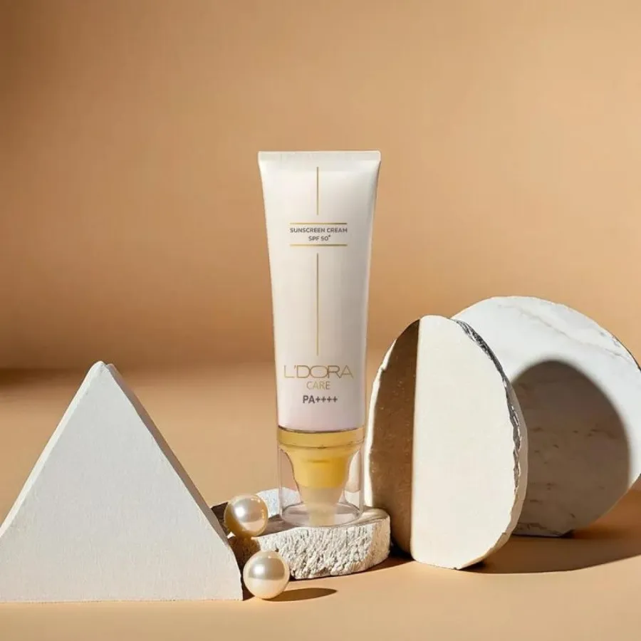 ضدآفتاب بی رنگ