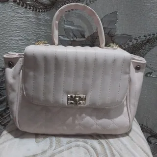 کیف صورتی خیلی کم رنگ