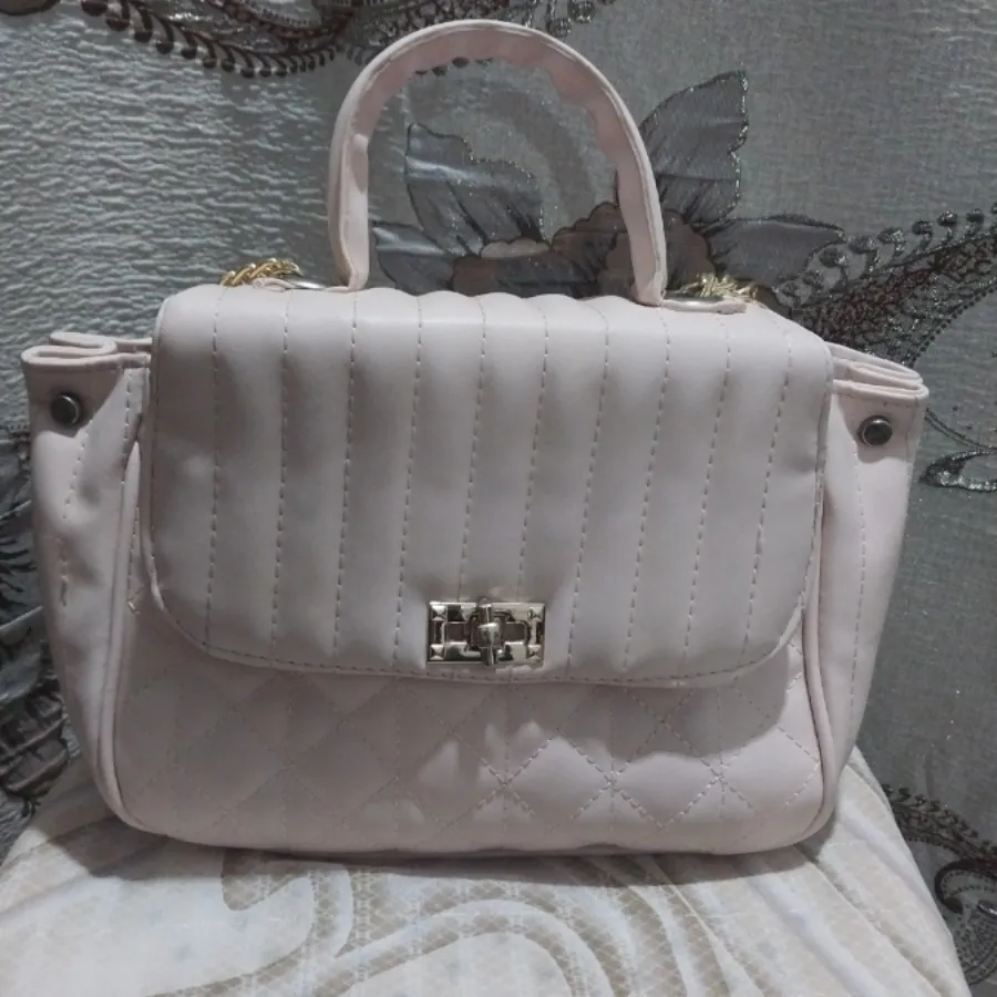 کیف صورتی خیلی کم رنگ