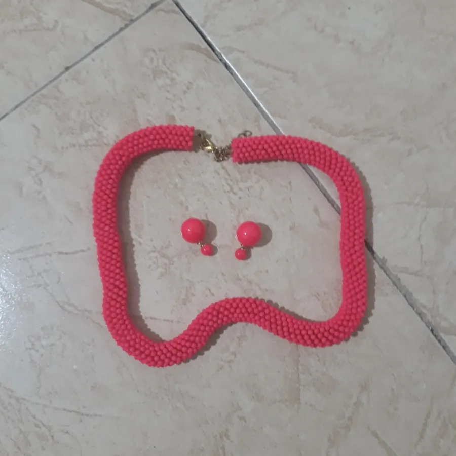 نیم‌ست صورتی فانتزی