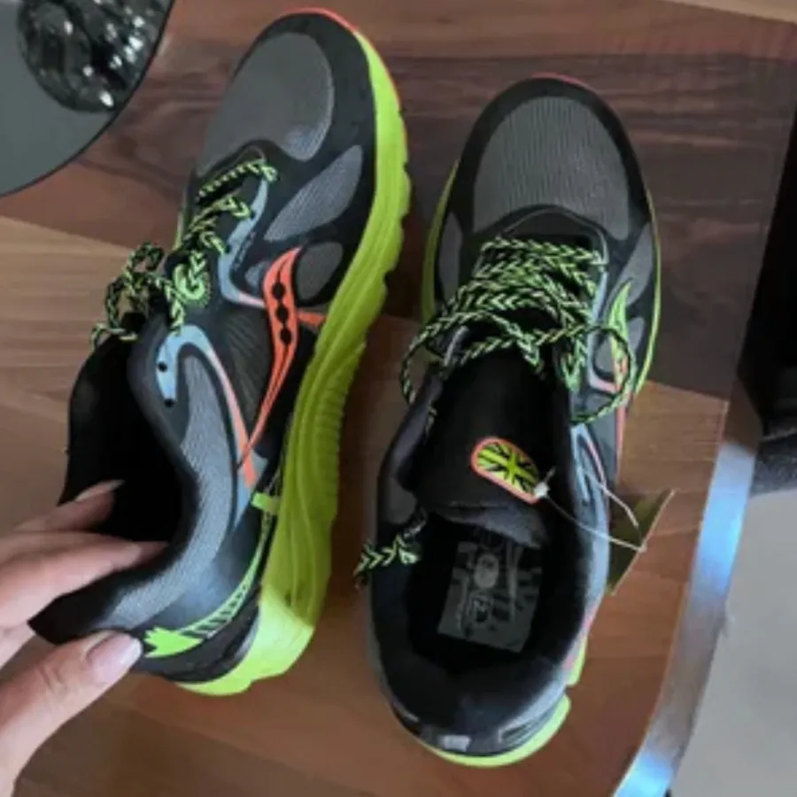 کفش کتونی ساکنی