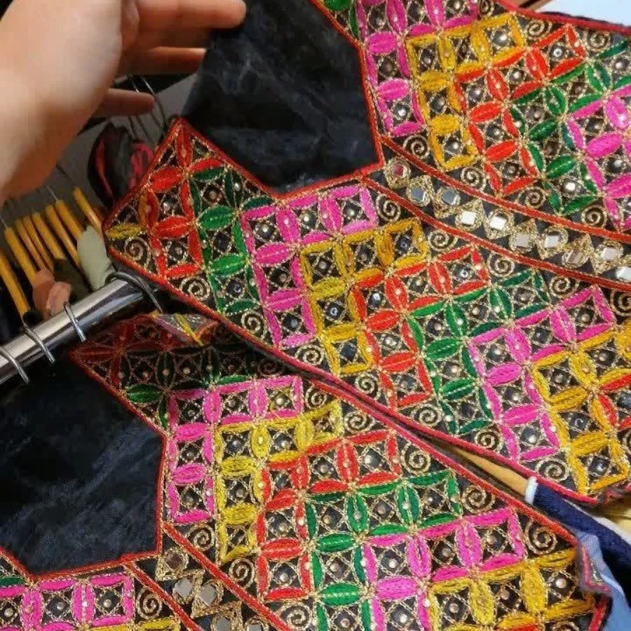 یقه کارشده ناز