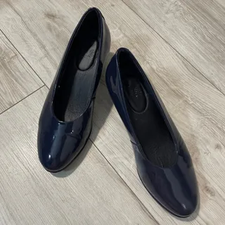 کفش دنیلی سرمه ای ورنی