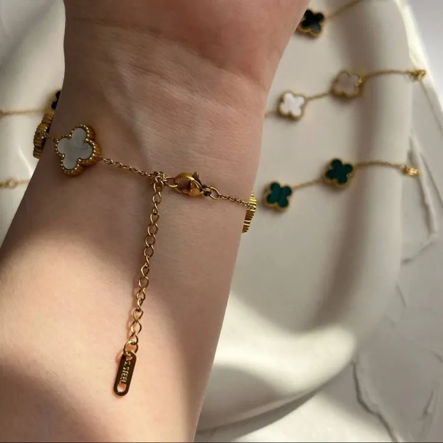 دستبند ونکلیف صدفی