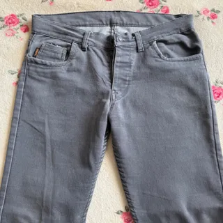 شلوار جین یخورده کش میاد