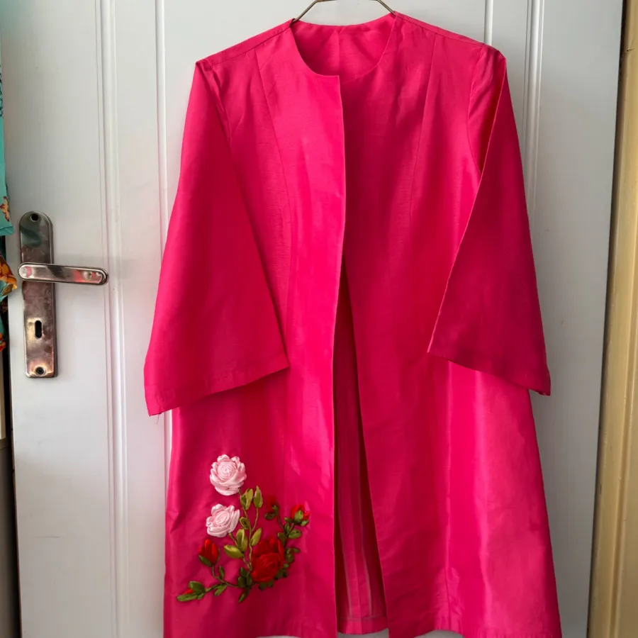 مانتو‌ساتن مزونی