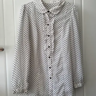 شومیز خالخالی