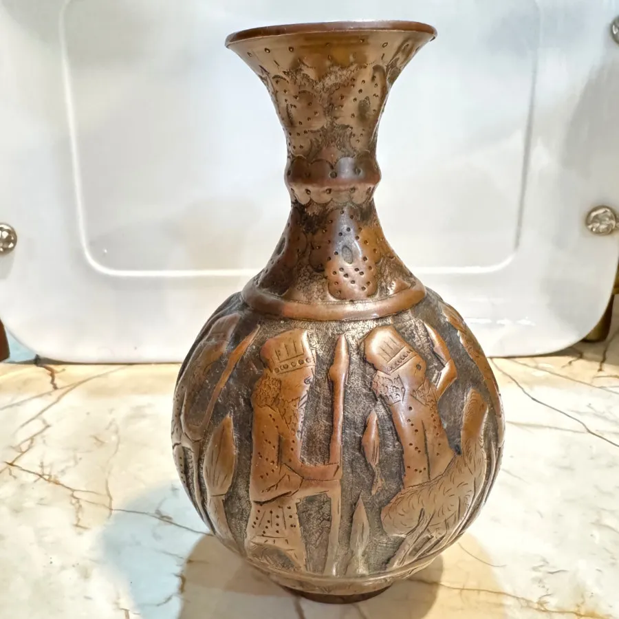 گلدان مسی قلم زنی