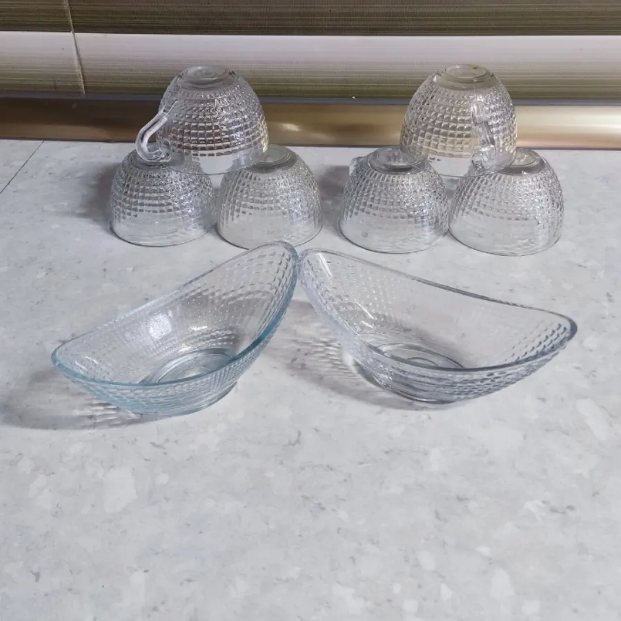 فنجان و قندان