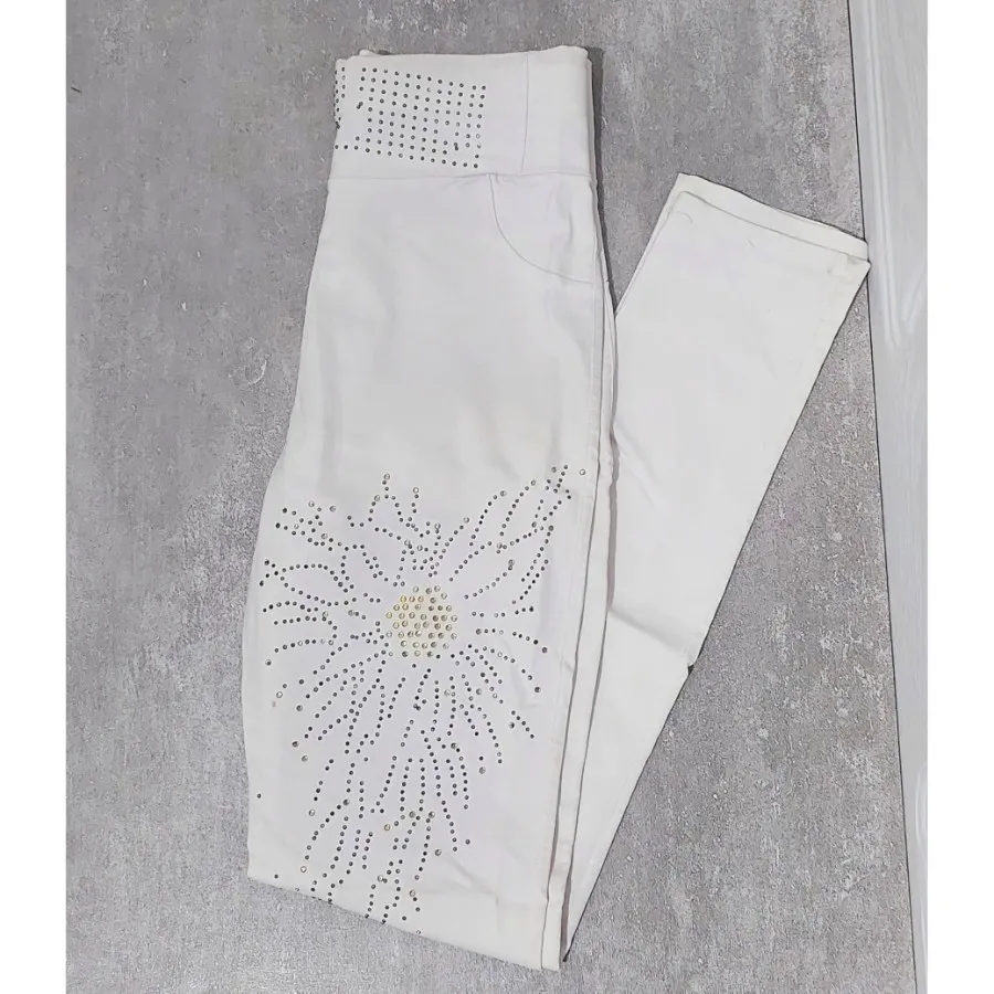 شلوار جین سفید