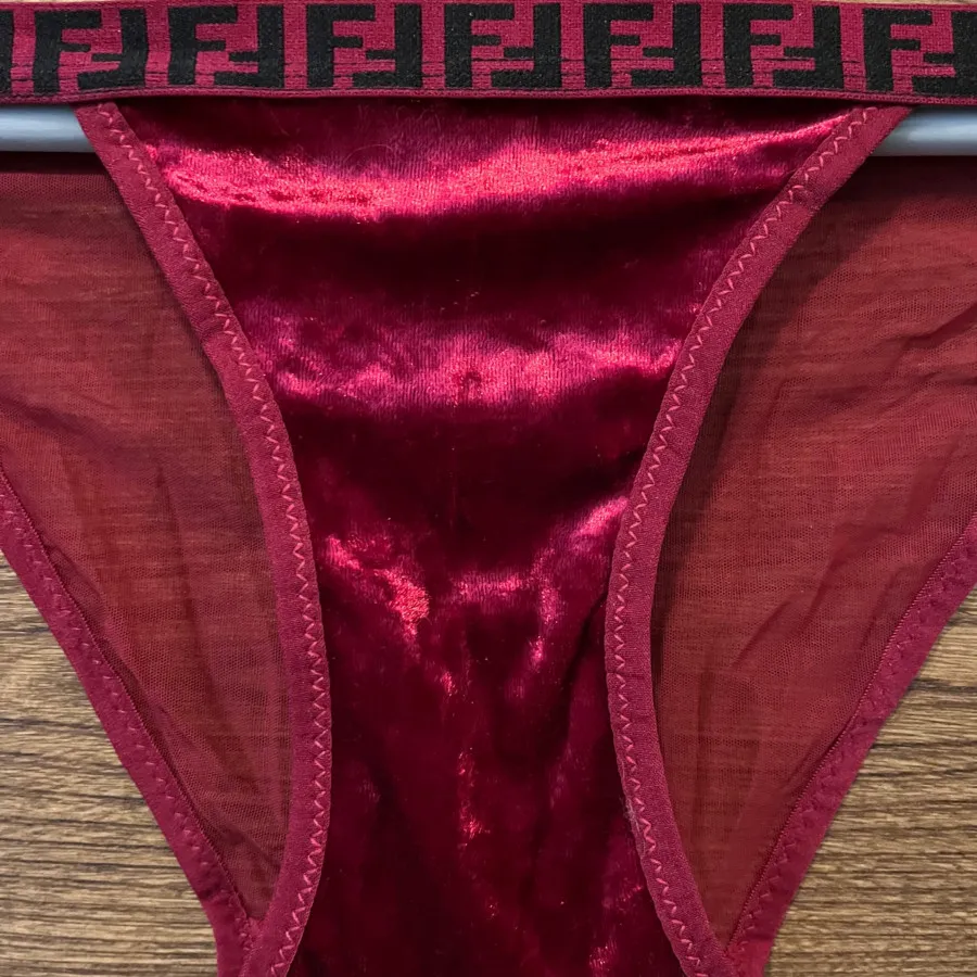 شورت مخمل فندی