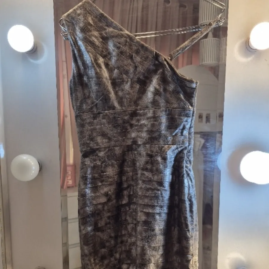 پیراهن اونلی