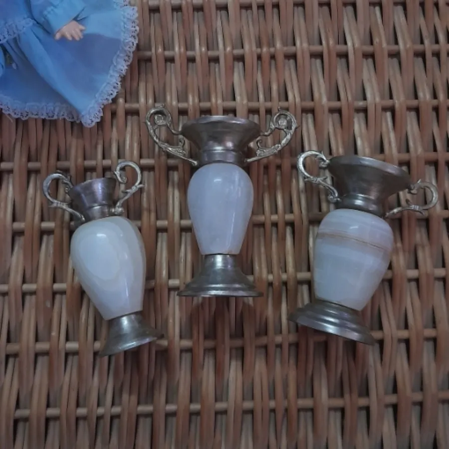 گلدان سنگی قدیمی